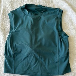 Lululemon high neck, key hole back tank, sz 8